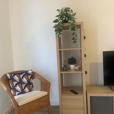 T3 Spacieux Avec 2 Places De Parking Gratuites Appartement *