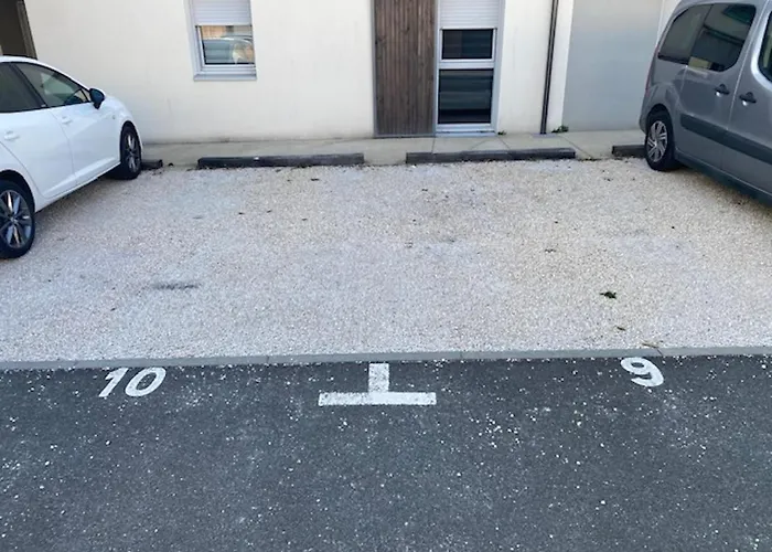 T3 Spacieux Avec 2 Places De Parking Gratuites Апартаменты *